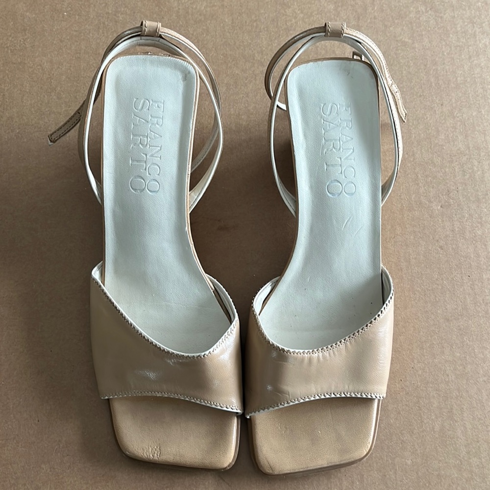Women’s leather sandals